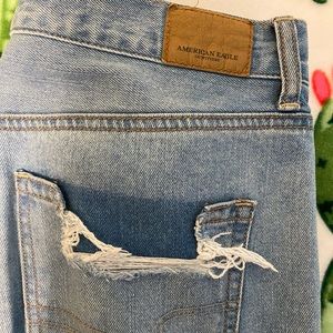 Women’s American Eagle Mom Jeans size 8